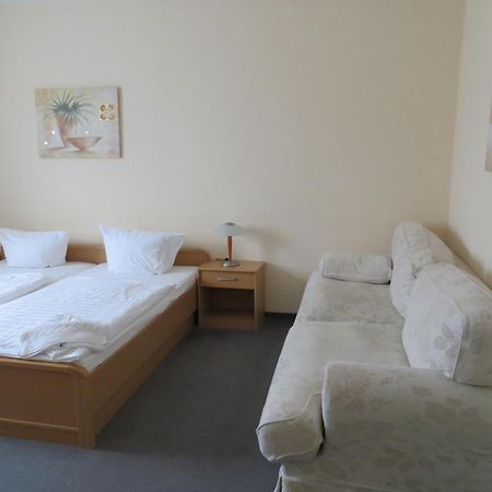 Hotel Merkur Garni Sarstedt Extérieur photo