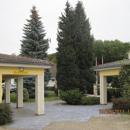 Hotel Merkur Garni Sarstedt Extérieur photo