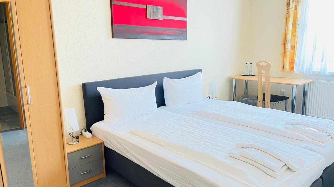 Hotel Merkur Garni Sarstedt Extérieur photo