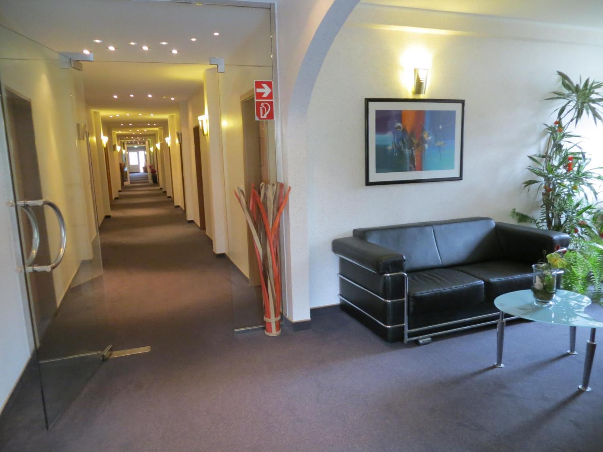 Hotel Merkur Garni Sarstedt Extérieur photo